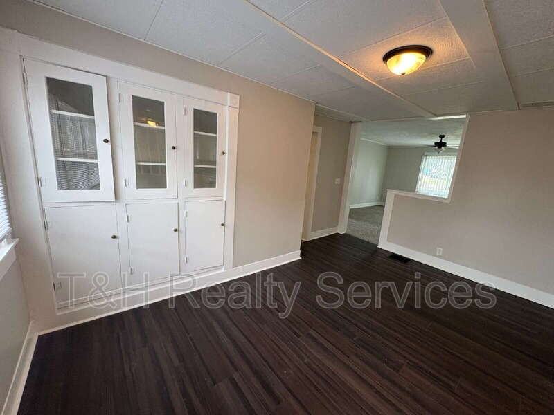 706 School St - Photo 5 of 22