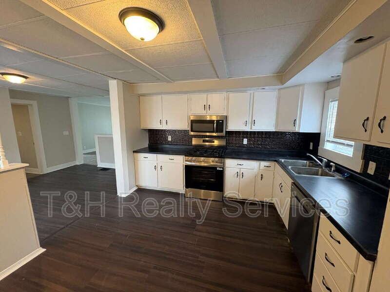 706 School St - Photo 7 of 22