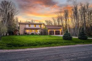 featured image of 7950 8th Line #Upper