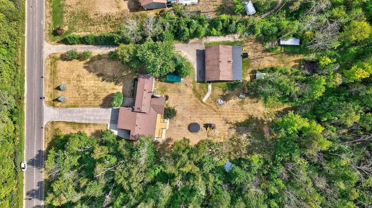 7950 8th Line - Photo 2 of 33