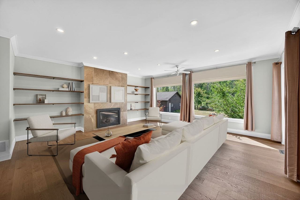 7950 8th Line - Photo 3 of 33