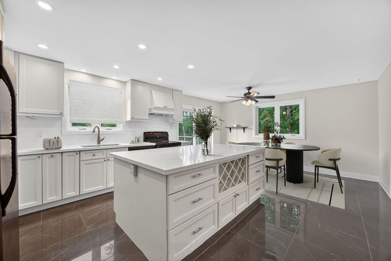 7950 8th Line - Photo 5 of 33