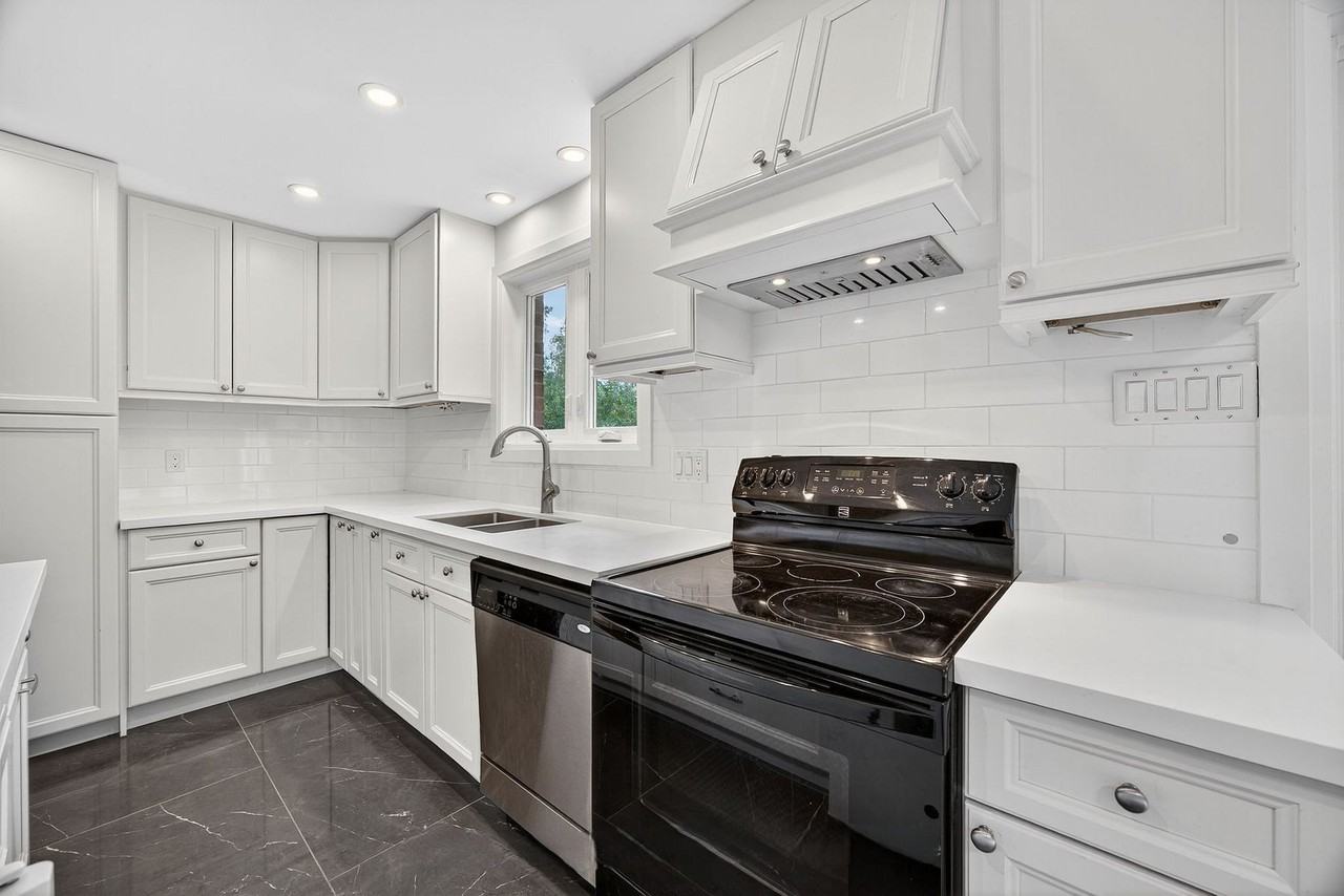 7950 8th Line - Photo 7 of 33