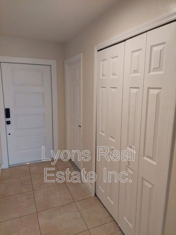 611 Se 5th St - Photo 3 of 18