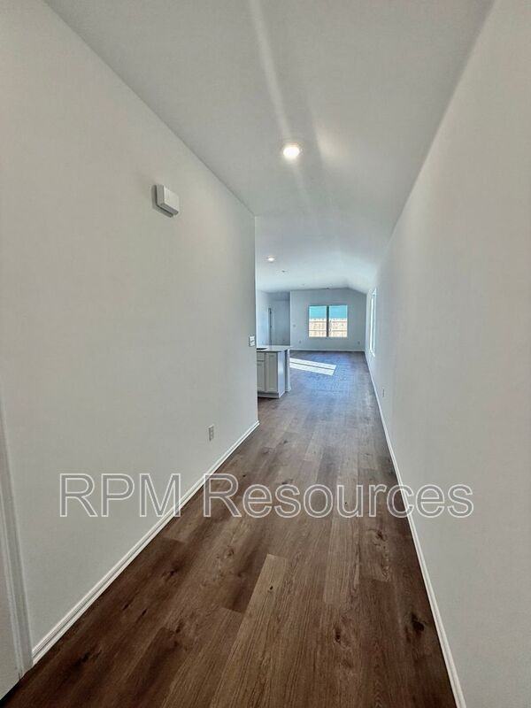 11841 Nw 100th St - Photo 5 of 29