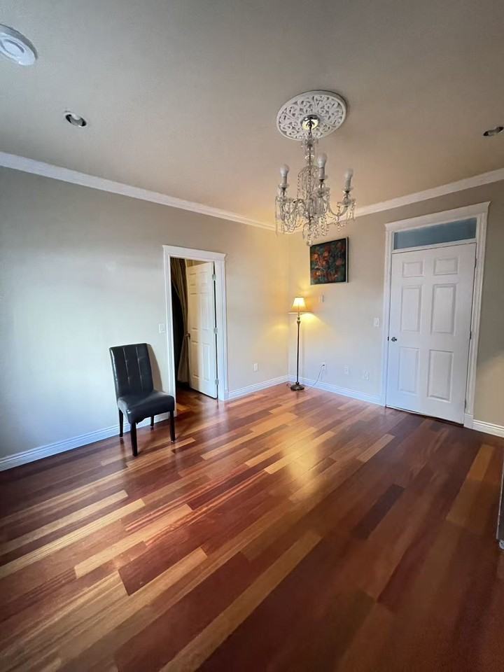 3100 Granville Avenue - Photo 4 of 9