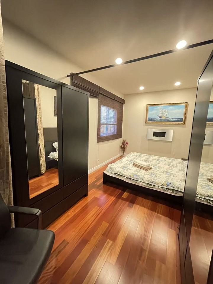 3100 Granville Avenue - Photo 5 of 9