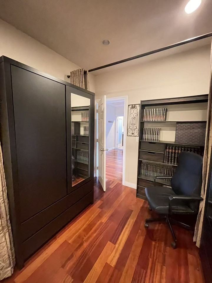 3100 Granville Avenue - Photo 6 of 9