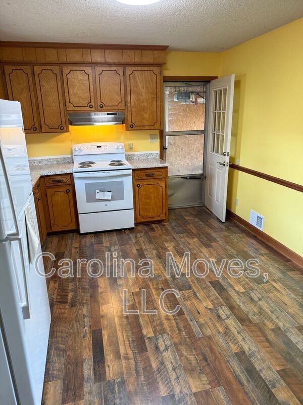 575 Mount Lebanon Rd - Photo 3 of 17