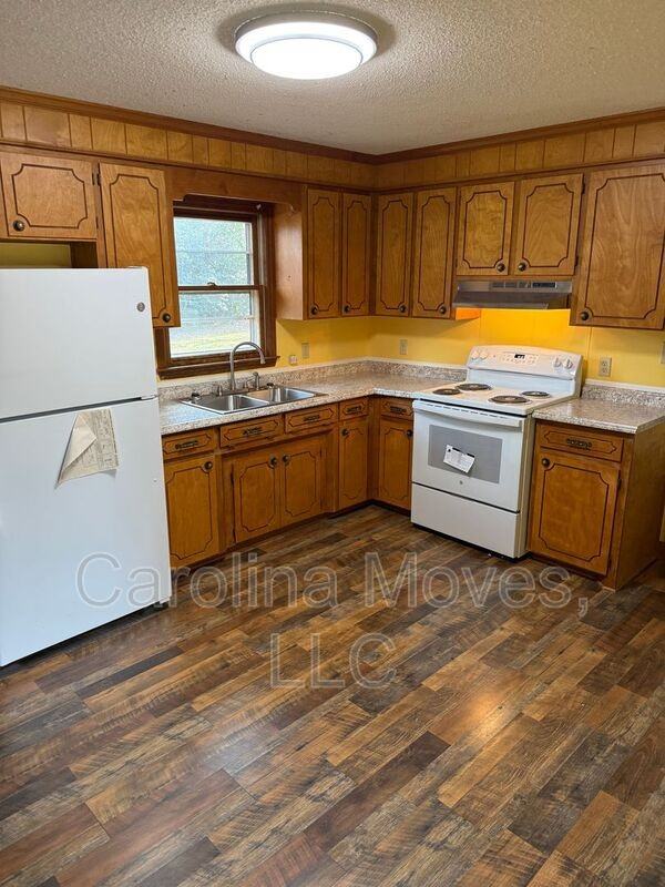 575 Mount Lebanon Rd - Photo 4 of 17