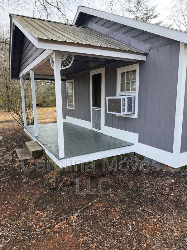 7895 New Cut Rd - Photo 2 of 14