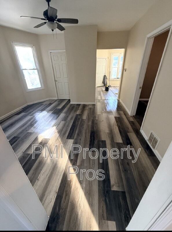 2530 N 28th St - Photo 3 of 4