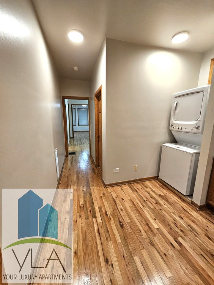 6044 South Rhodes Avenue #2 - Photo 6 of 9