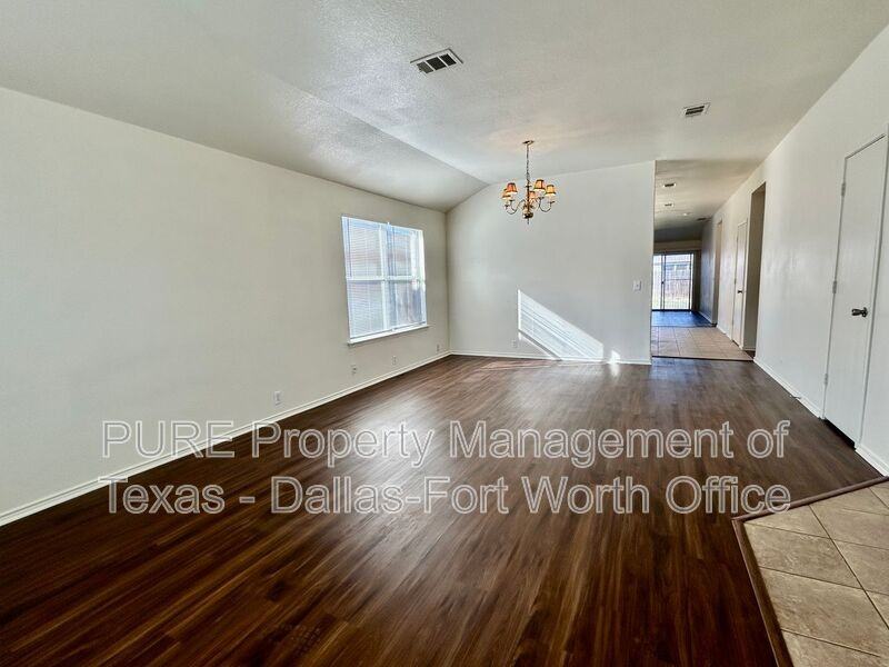 1717 Wind Dancer Trl - Photo 4 of 29