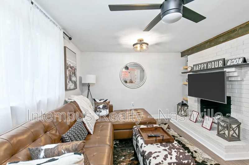 840 Lemont Dr - Photo 3 of 23