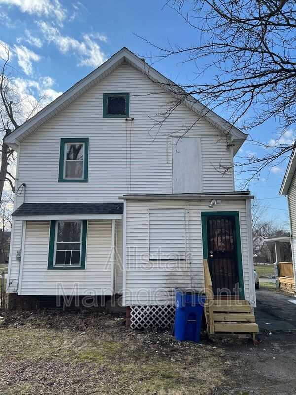 3467 E 125th St - Photo 2 of 13