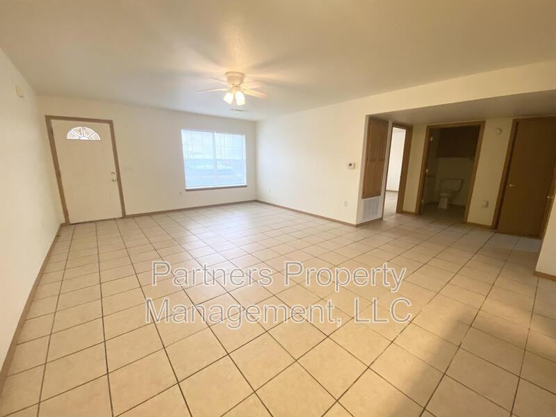 860 S Curtis Ave - Photo 4 of 12