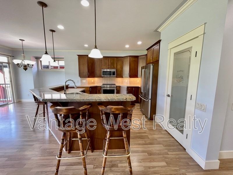 2298 Pine Vista Pl - Photo 3 of 48