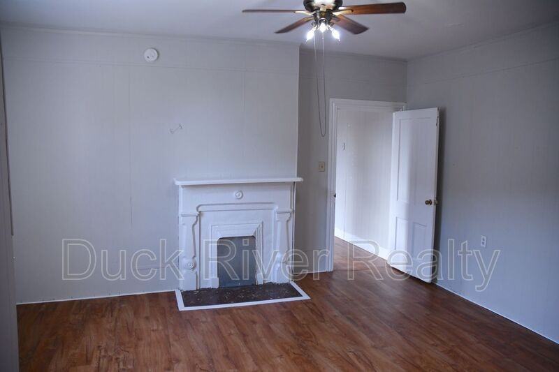 1419 - Photo 7 of 11