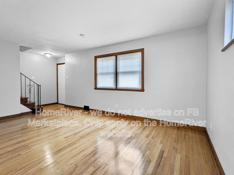 1420 Benton Ave - Photo 2 of 20