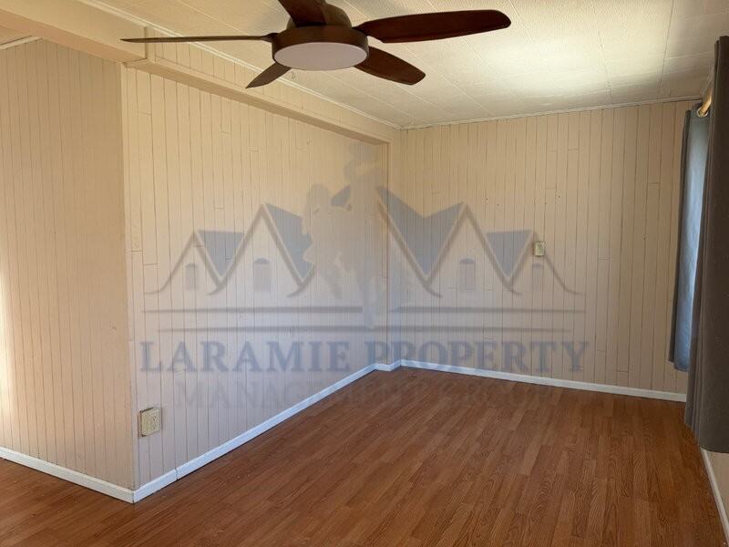 656 N Cedar St - Photo 4 of 17