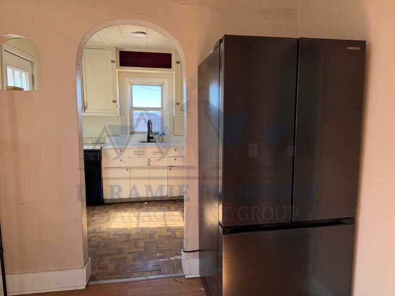 656 N Cedar St - Photo 5 of 17