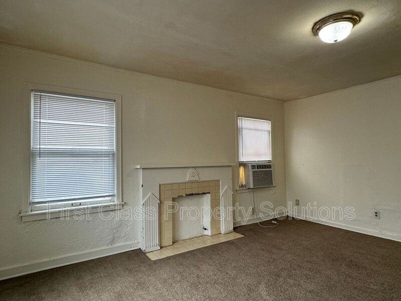 1904 Ne 25th St - Photo 5 of 23