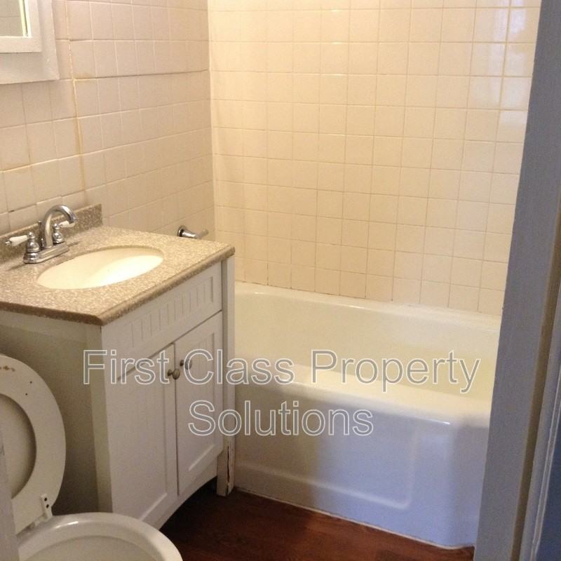 121 Nw 29th St #3-4 - Photo 4 of 9