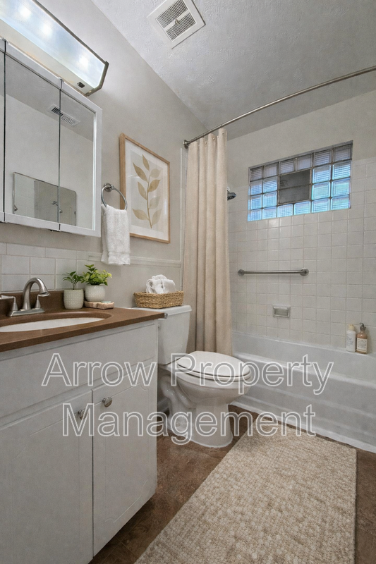 2000 Washington St - Photo 4 of 7