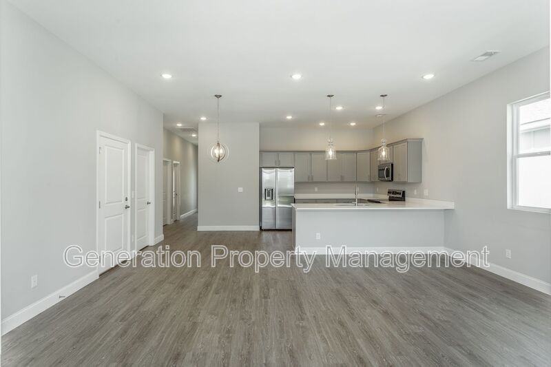 549 Strong Ave - Photo 6 of 36