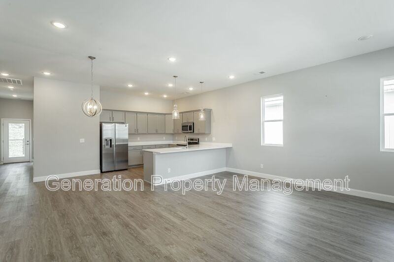 549 Strong Ave - Photo 7 of 36