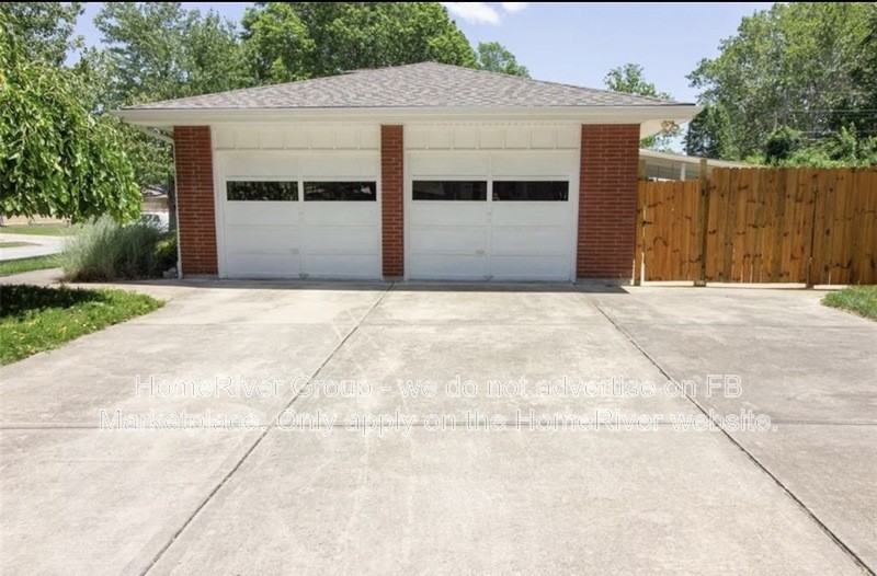 805 Nw Kabel St - Photo 6 of 9