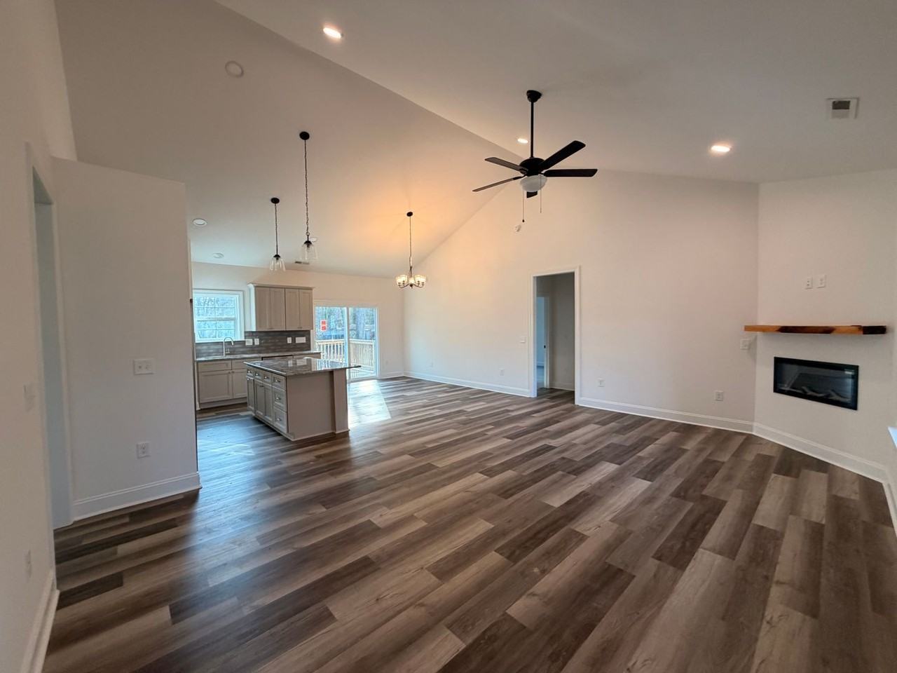 203 Simmons Lake Dr - Photo 3 of 22