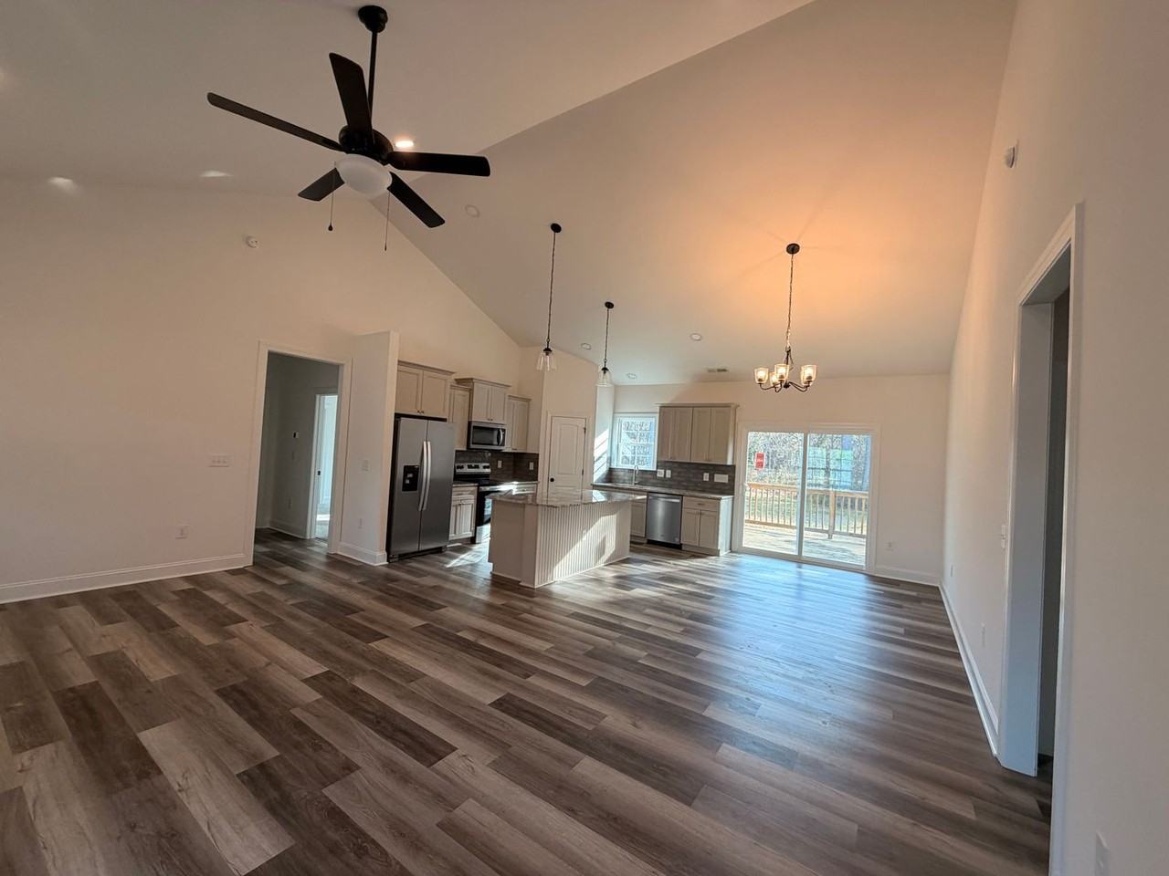 203 Simmons Lake Dr - Photo 4 of 22