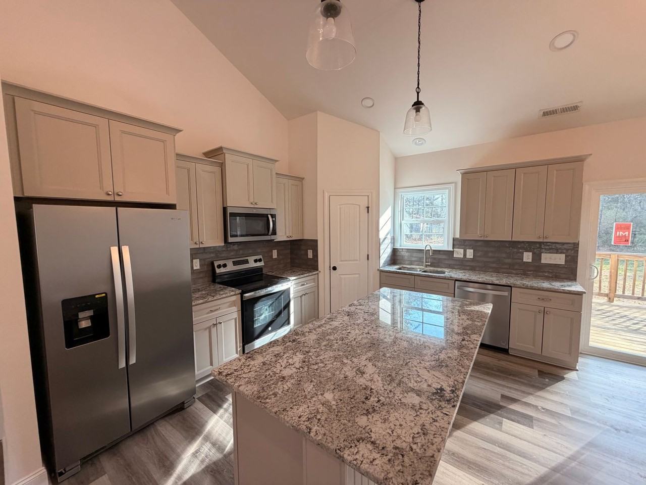 203 Simmons Lake Dr - Photo 5 of 22