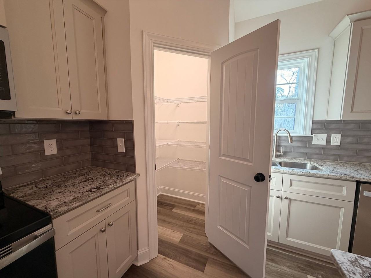 203 Simmons Lake Dr - Photo 7 of 22