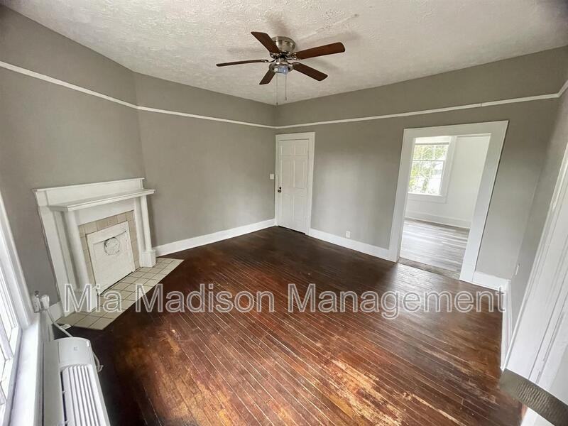 1413 E 42nd St #3 - Photo 3 of 9