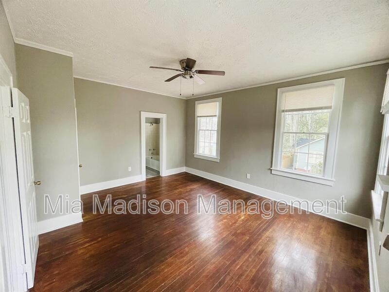 1413 E 42nd St #3 - Photo 6 of 9