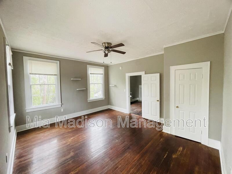 1413 E 42nd St #3 - Photo 7 of 9