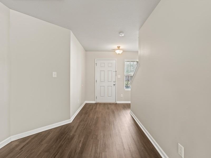 208 Sedgewick Dr - Photo 4 of 34