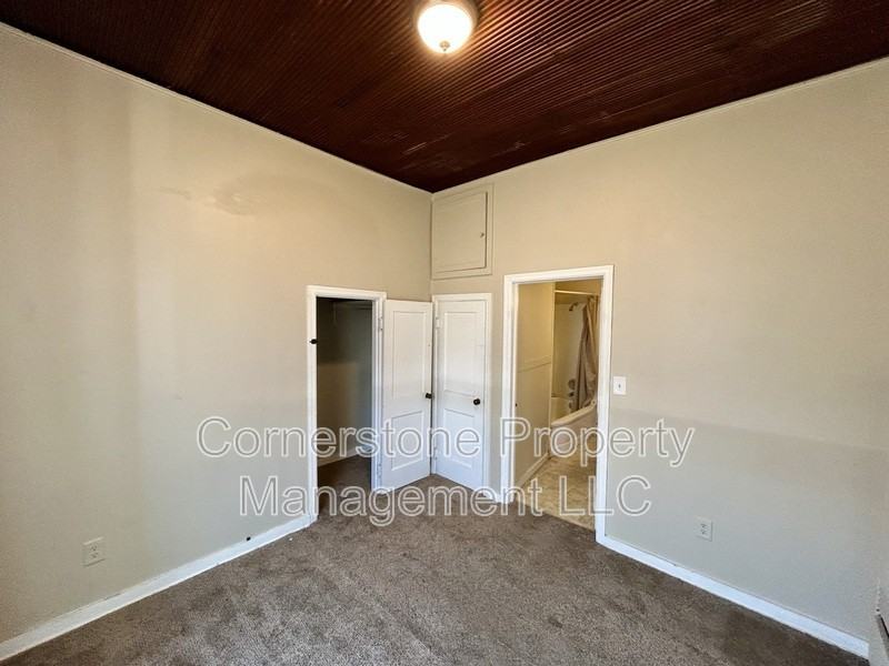 617 E 4th St - Photo 7 of 8