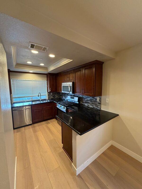 28138 Bavaria Dr - Photo 2 of 24