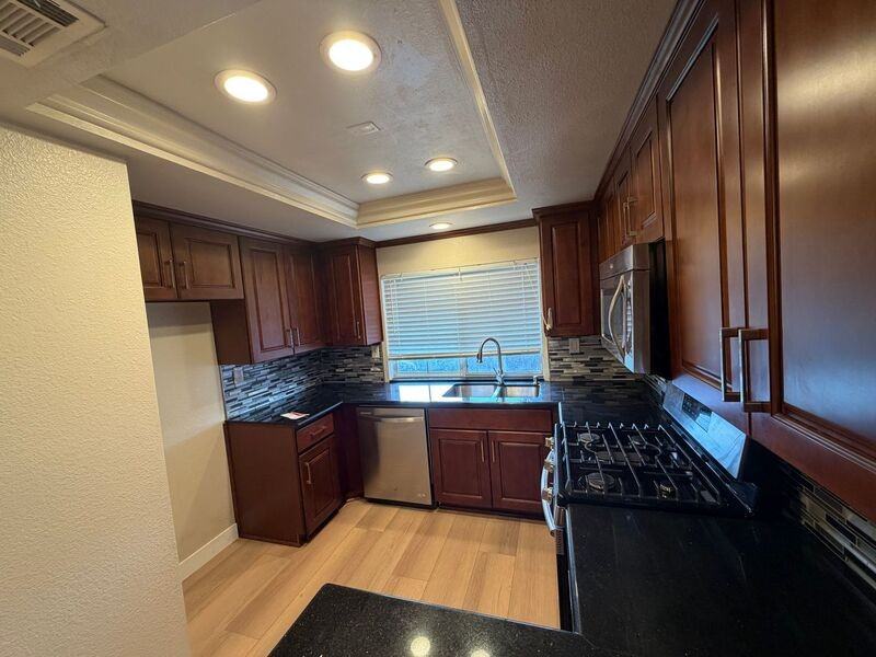 28138 Bavaria Dr - Photo 3 of 24