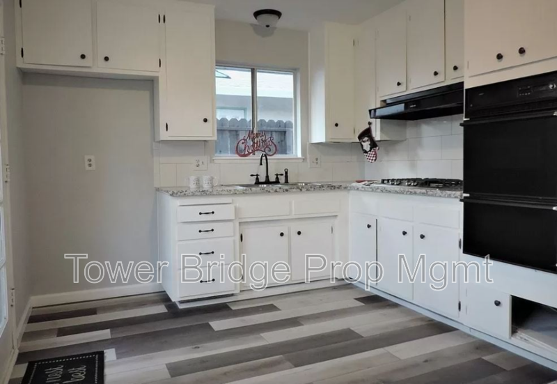 10666 Van Stralen Way - Photo 5 of 18