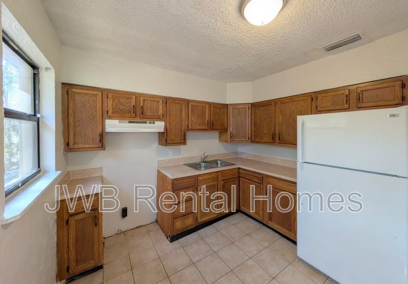 8603 Nassau Rd - Photo 4 of 16