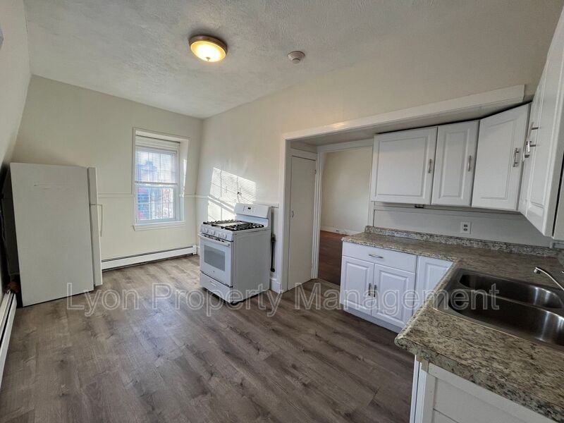 189 Exchange St #3 - Photo 3 of 8