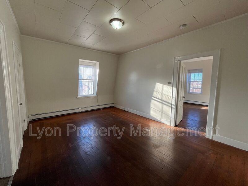 189 Exchange St #3 - Photo 4 of 8