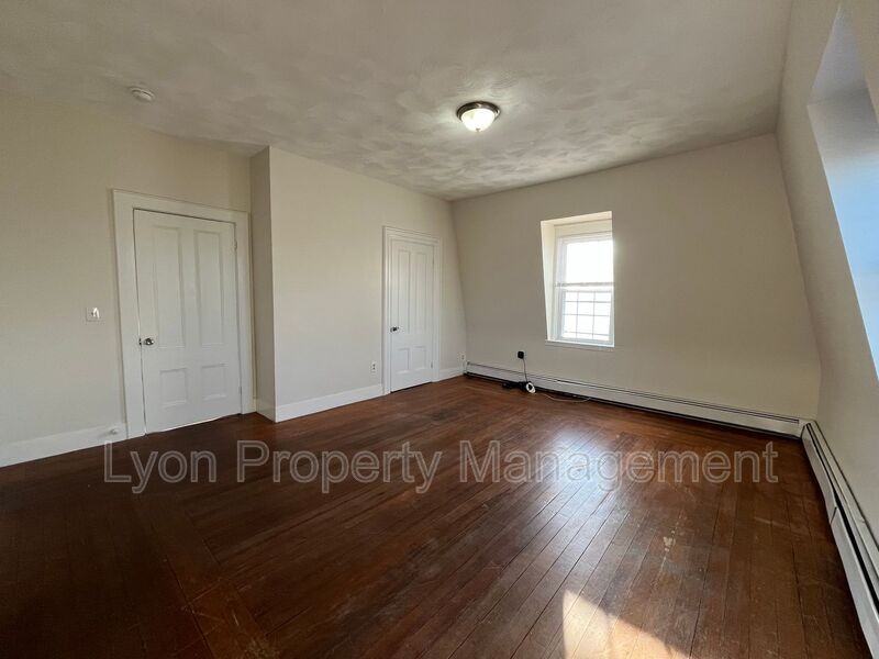 189 Exchange St #3 - Photo 5 of 8