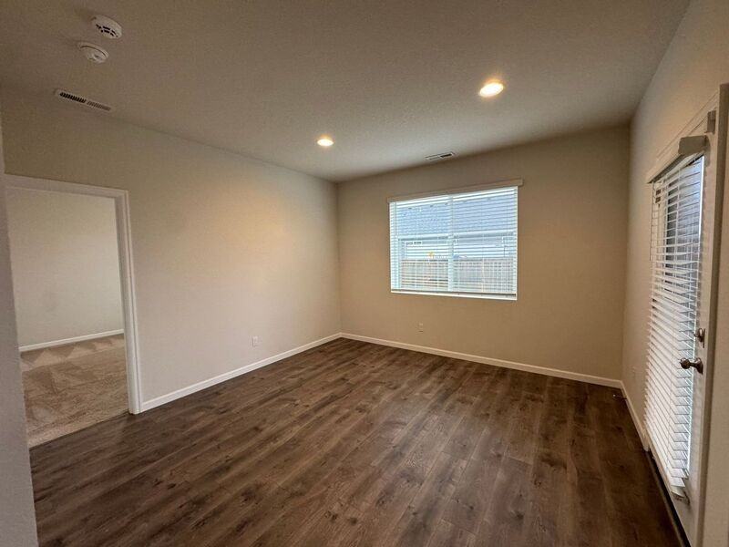 5012 49th Ave Ne - Photo 5 of 27