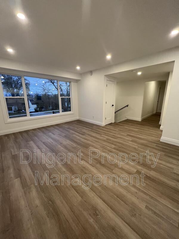 438 Bellevue St - Photo 6 of 47